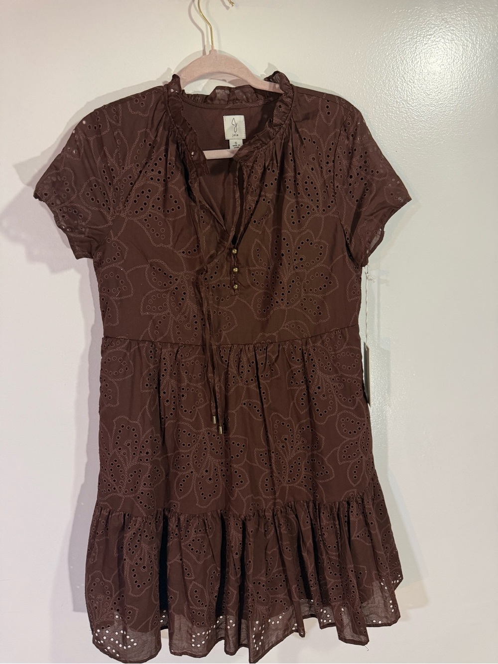 Josie woman's dress size is small.